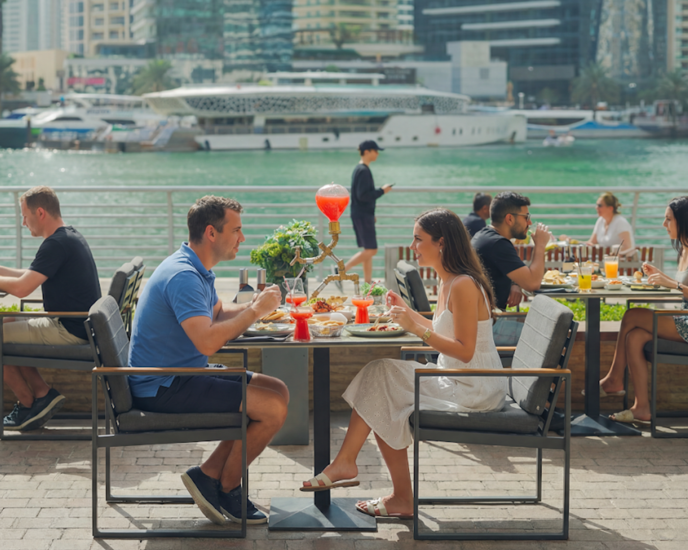 Cozy Dining by the Marina: Jasmira Dubai